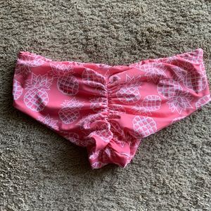 Medium fused Hawaii Kona bottoms